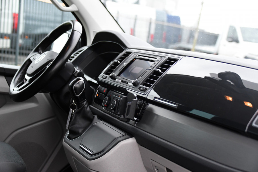 Volkswagen Transporter 2.0 TDI L2H1 DC Highline Adaptieve Cruise, Carplay, 204PK, Automaat, LED, Multimedia, Sensoren, UNIEK!