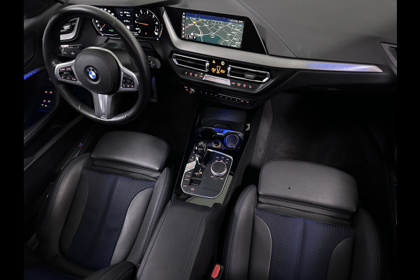 BMW 1-serie 118i M Sport Automaat | Panodak | Sportstoelen Verwarmd | Apple Carplay | 17"L.M | LED Koplampen | Navi Full Map |