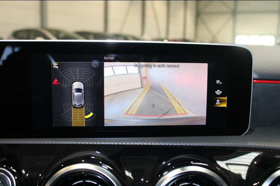 Mercedes-Benz A-Klasse 200 Launch Edition AMG-Pakket Wide Screen Camera NAP en Bovag garantie