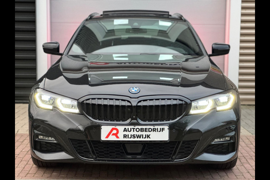 BMW 3-serie 330e xDrive Carbon/360/HUD/Pano