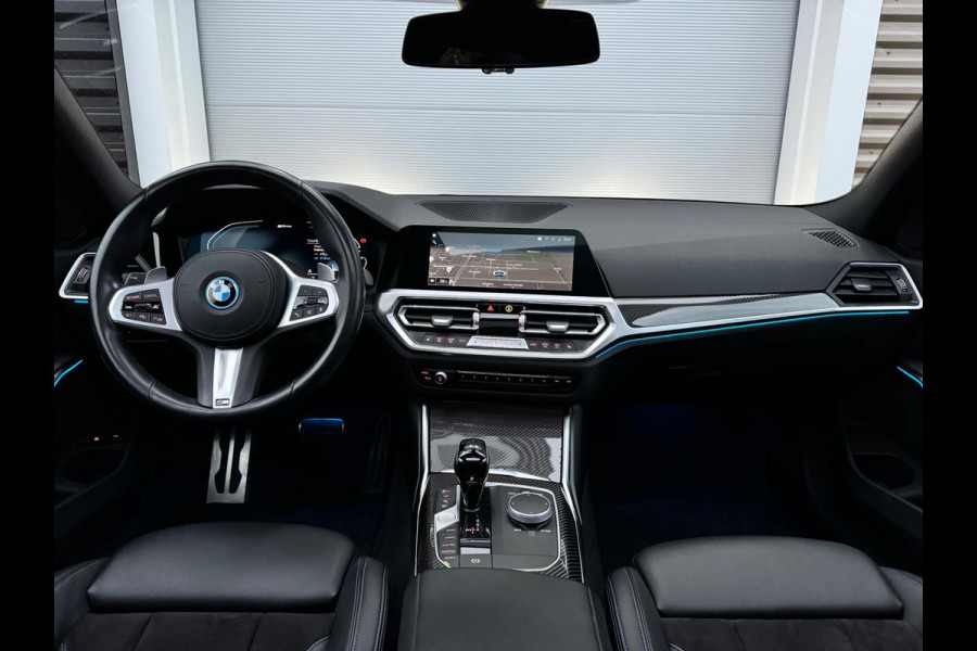 BMW 3-serie 330e xDrive Carbon/360/HUD/Pano