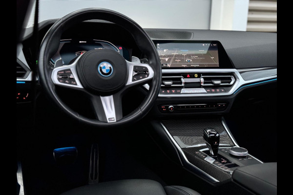 BMW 3-serie 330e xDrive Carbon/360/HUD/Pano