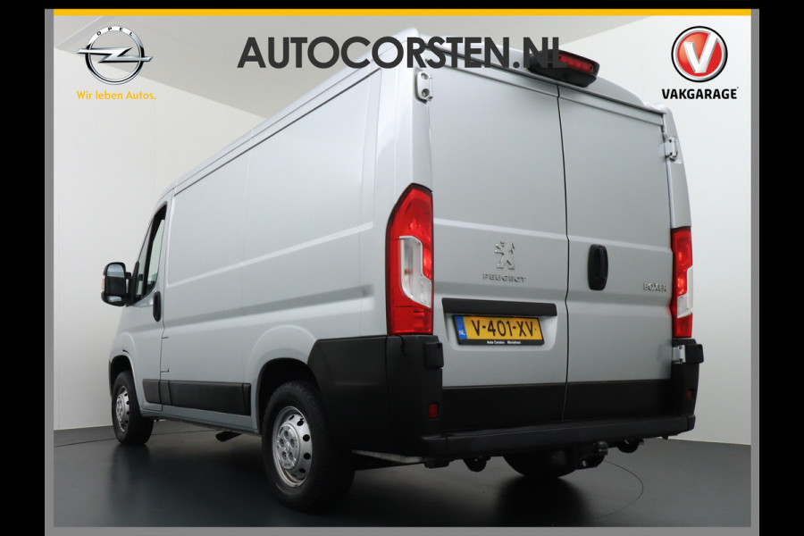 Peugeot Boxer 333 2.0 BlueHDI 111pk L1H1 3Persoons Airco Camera Trekhaak Schuifdeur-R. Betonplex Lat-Om-Lat Premium CruiseControl ESP Elektr.S Stuurbediening-Audio 2.000 kg trekvermogen 300Nm/1750rpm EURO 6