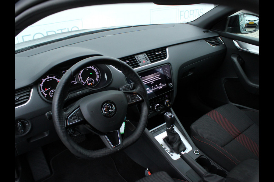 Škoda Octavia Combi 1.5 TSI Greentech Sport Business NL AUTO | CAMERA | CARPLAY | SPORTSTOELEN