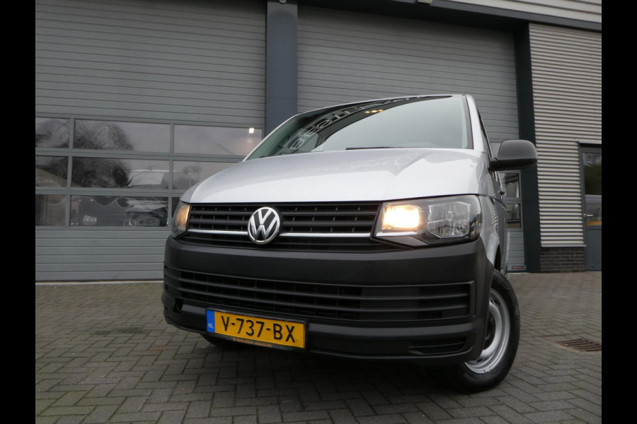 Volkswagen Transporter 2.0tdi 150pk, L2, Euro 6, Airco, Camera, trekhaak, Navigatie, Cruisecontrol.