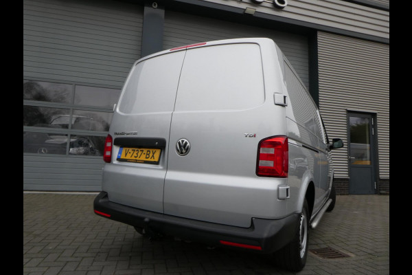 Volkswagen Transporter 2.0tdi 150pk, L2, Euro 6, Airco, Camera, trekhaak, Navigatie, Cruisecontrol.