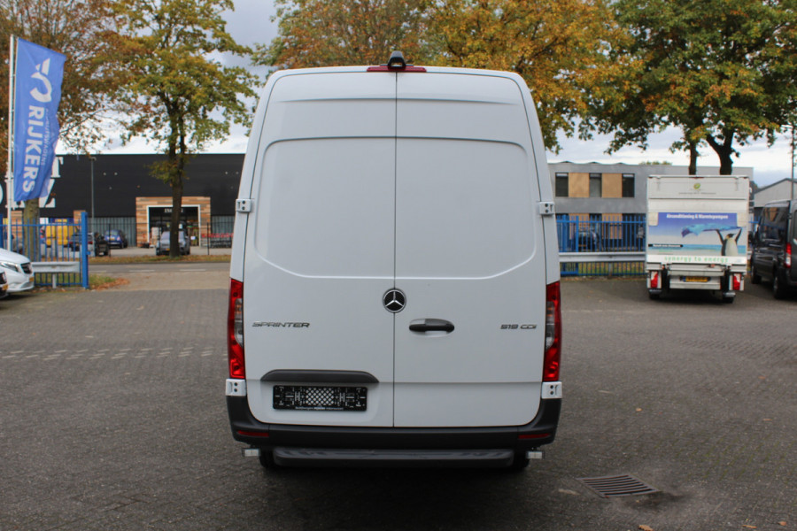 Mercedes-Benz Sprinter 519 CDI L3H2 RWD MBUX met parkeerpakket en camera, Geveerde stoel, Distronic