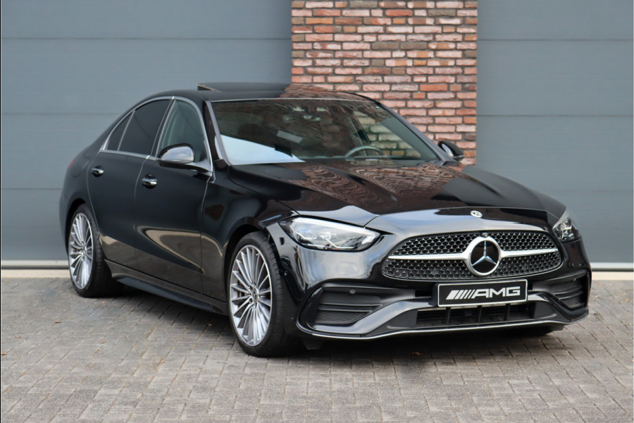 Mercedes-Benz C-Klasse 300 AMG Line Aut9 | Schuifdak | Distronic+ | Massage | Memory | Keyless Go | Advanced Sound System | Spoiler | Augmented Reality | Luchtreinigingspakket |