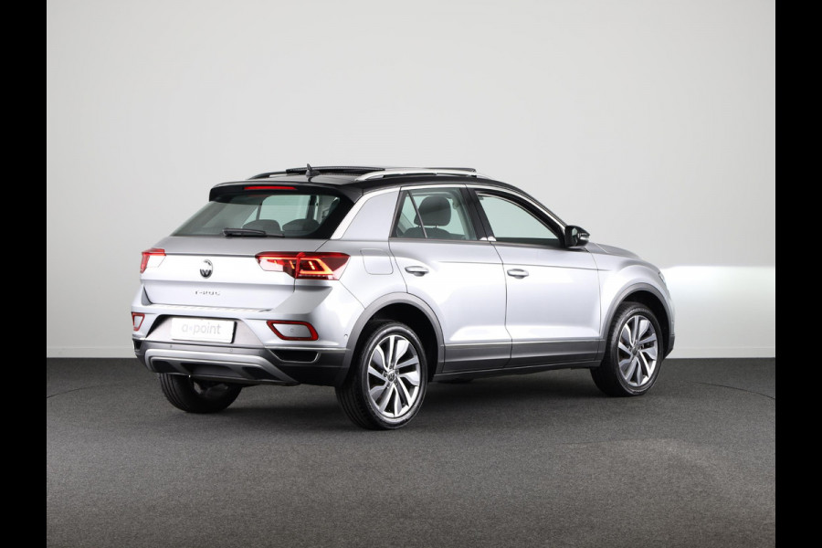 Volkswagen T-Roc 1.5 TSI Style 150 pk Automaat (DSG) | Navigatie | Panoramadak | Led matrix | 18 Inch