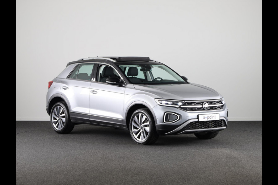 Volkswagen T-Roc 1.5 TSI Style 150 pk Automaat (DSG) | Navigatie | Panoramadak | Led matrix | 18 Inch