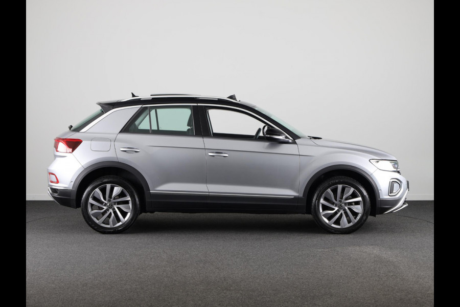 Volkswagen T-Roc 1.5 TSI Style 150 pk Automaat (DSG) | Navigatie | Panoramadak | Led matrix | 18 Inch