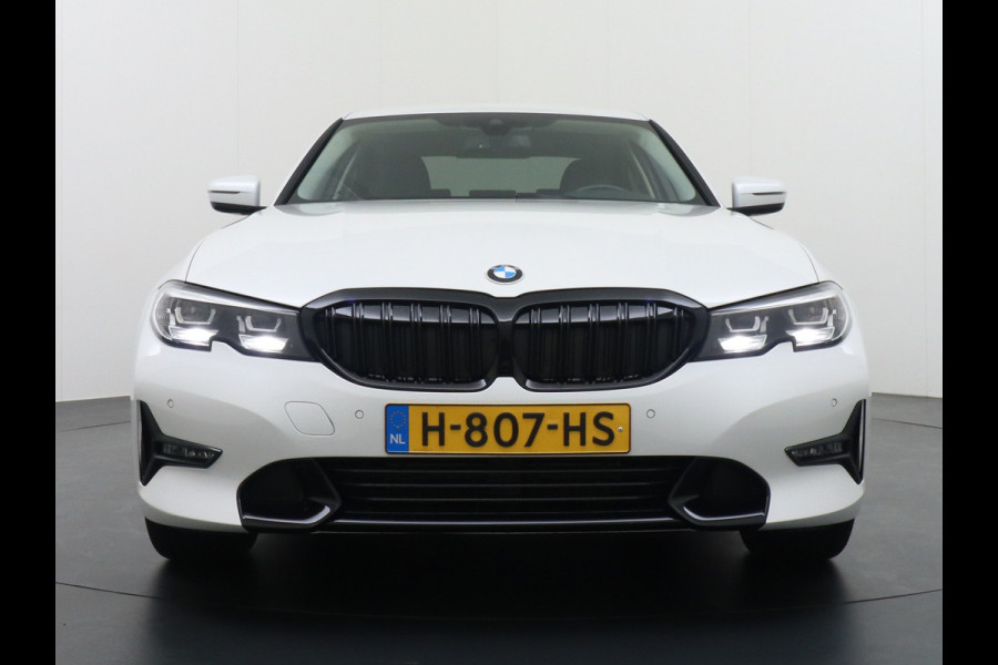 BMW 3-serie 320i Aut8 Sport Line Executive Apple Carplay Android Auto Ecc Navi-Pro Trekhaak Bluetooth Cruise Control Led Regen-Licht Sensor  Dim.Spiegel Live cockpit pro Shadow-line glans Opbergpakket