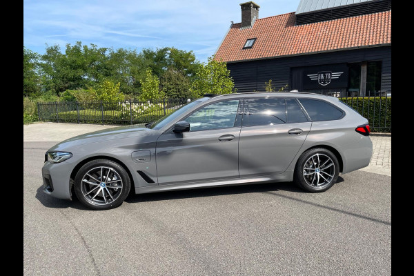 BMW 5 Serie Touring 530e Edition-Plus M Sport Panodak Laserled HUD Harman Kardon 360"Camera