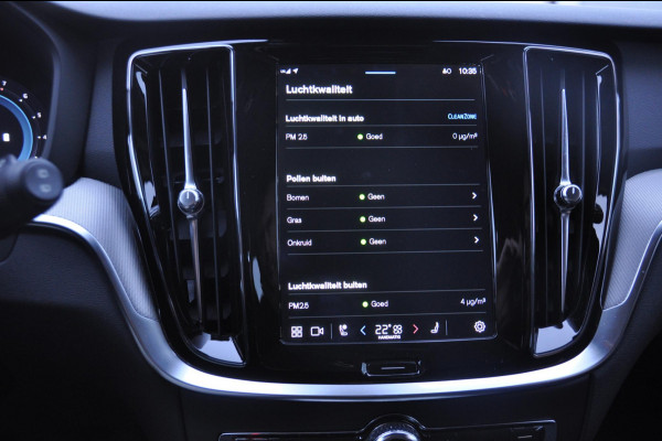 Volvo V60 B3 177PK Automaat Plus Bright Semi-elektrisch inklapbare trekhaak / Harman Kardon audio / 360 Camera / Elektrisch bedienbare voorstoelen / Memory seats / stoel en stuurverwarming / Apple Carplay / Google services / Keyless entry / Elektrische achterklep /