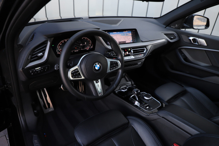 BMW 1-serie 118i High Executive Edition M-Sport | Head-up | Pano | Keyles-go | Harman/Kardon | ACC | Sfeerverlichting | Memory | Led | 2019.