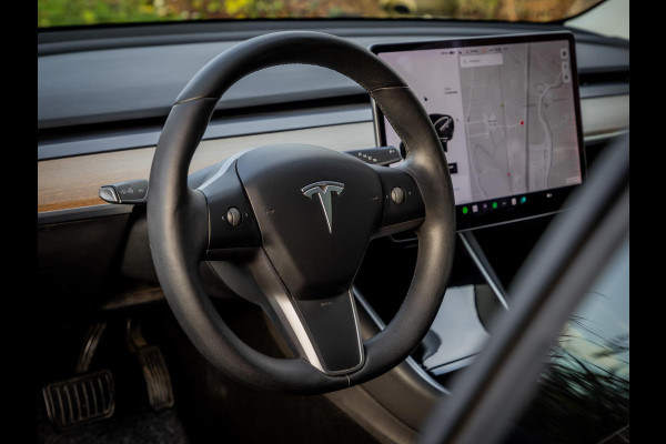 Tesla Model 3 Standard RWD Plus 60 kWh Autopilot | Panoramadak