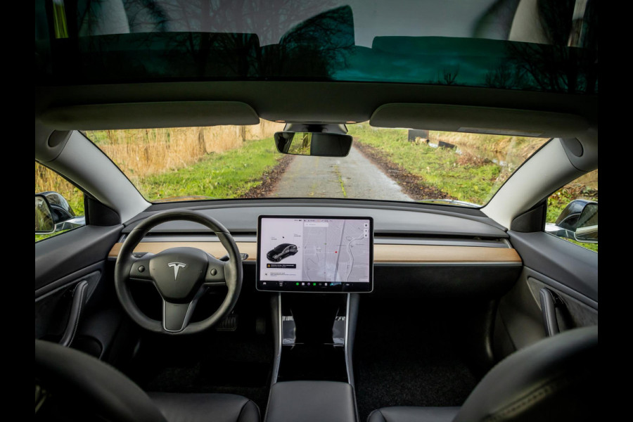 Tesla Model 3 Standard RWD Plus 60 kWh Autopilot | Panoramadak