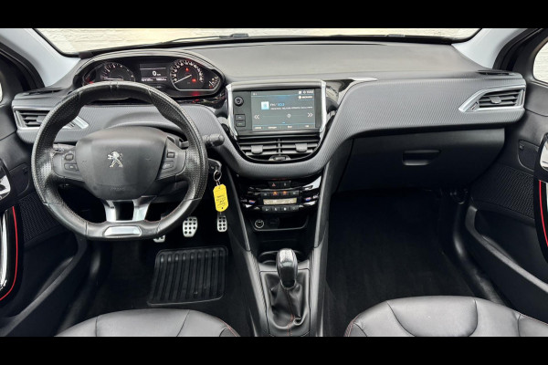 Peugeot 208 1.2 PureTech GT-line Parkeersensor plus achteruitrij camera Cruise Control Sportstoelen Apple / Android Carplay