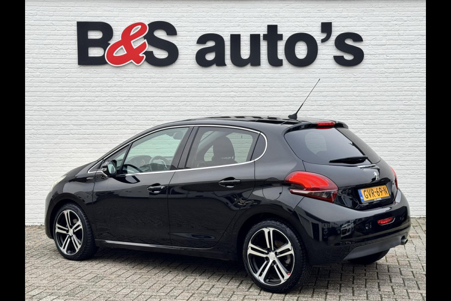 Peugeot 208 1.2 PureTech GT-line Parkeersensor plus achteruitrij camera Cruise Control Sportstoelen Apple / Android Carplay