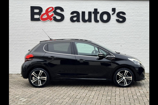 Peugeot 208 1.2 PureTech GT-line Parkeersensor plus achteruitrij camera Cruise Control Sportstoelen Apple / Android Carplay