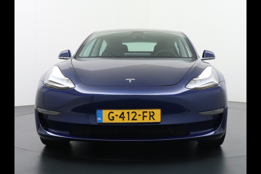 Tesla Model 3 Performance AWD 513pk 0-100 3,4 sec. 20" FSD-vb. AutoPilot Carbon Spoiler Premium-HiFi Pano.dak Camera Leer Adaptive-Cruise+Stop 4wd Rode Remklauwen Carbon-Spoiler Premium Audio Veel grip door 4WD vierwielaandrijving.  Origineel Nederlandse auto ! 1e eigenaar 69250 nieuw