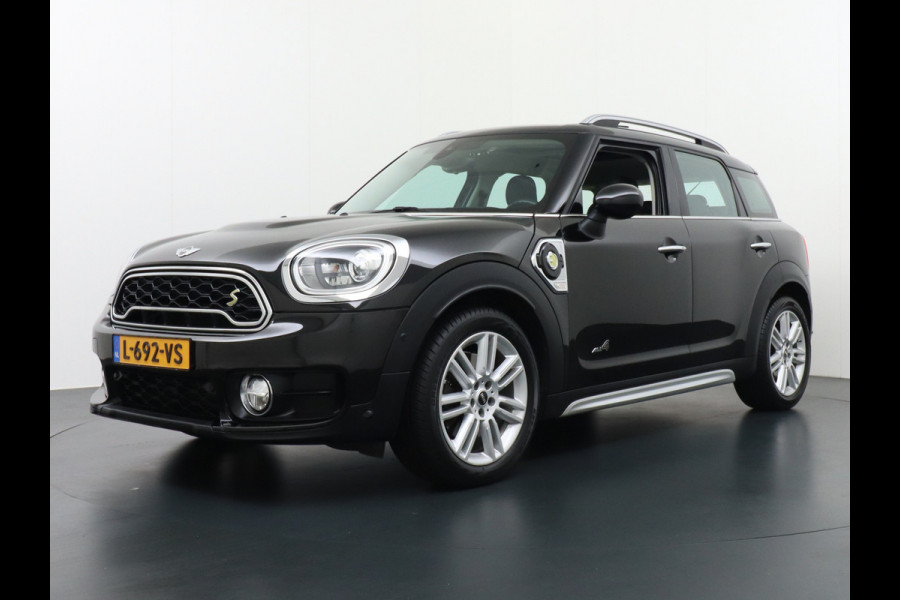 MINI Countryman AUT-6 T224pk LEER PanoDak /2xSch.-dak Connected-Services Wifi-vb. Hybrid Cooper S E ALL4 Sport-StoelenHUD Navi-pro Park-assist P Stoelverwarming Wired Comfort Access Head-up display Colour line Acoust.Active guard Voetgangersbescherm.Intelligent noodroep Performance control Mini driving modes 4x4