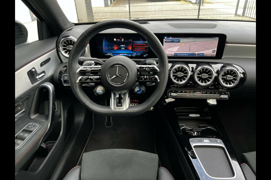 Mercedes-Benz A-Klasse AMG 35 4MATIC PANORAMADAK BOM VOL OPTIES