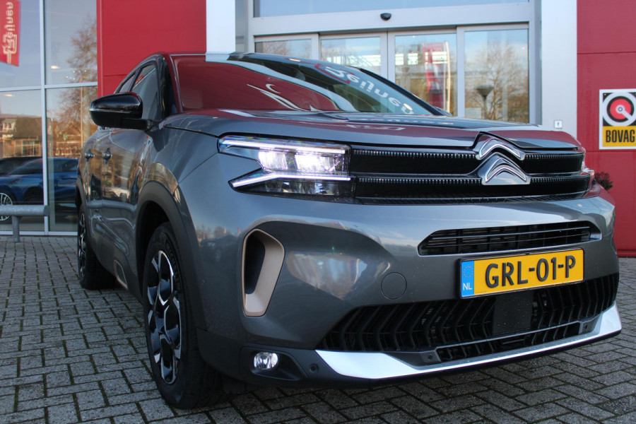 Citroën C5 Aircross 1.6 225PK PLUG-IN HYBRID C-SERIES AUTOMAAT | NAVIGATIE | ACHTERUITRIJ CAMERA | DODEHOEKDETECTIE | APPLE CARPLAY/ANDROID AUTO |  CLIMATE CONTROL | DAB RADIO | CRUISE CONTROL | VERSTELBARE ACHTERSTOELEN | LANE-ASSIST | NIEUWE AUTO! |