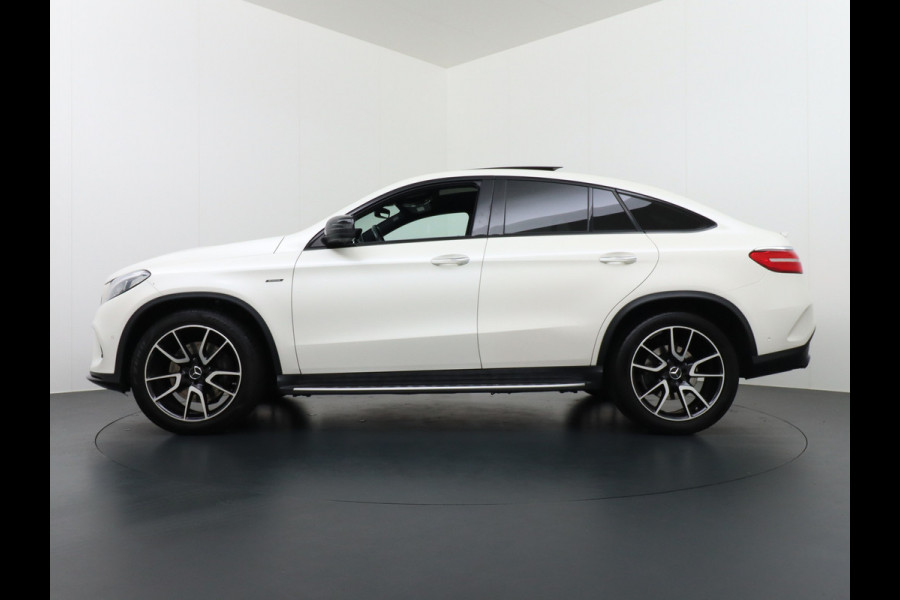 Mercedes-Benz GLE Coupé 450 AMG 4MATIC 368pk AUT-9 Leer 360-Camera (Airmatic+ADS)Luchtvering Panorama Glasdak Park-Assist PDC-a+v Elektr.-SportSt. Treeplanken Connected services A-klep automatisch Adaptief Dempers/ads Bordherkenn. Voetgangersbescherm AWD 4x4 LED-v+a Bots herkenning systeem Achteropkomend verkeer waarschuwing 123.000 nieuw!  3.500KG (!!) Trekvermogen!