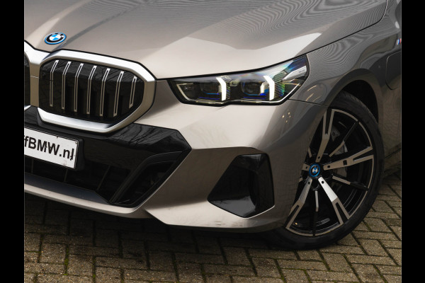 BMW 5 Serie 550e xDrive M-Sport - Onderstel Professional - Stoelventilatie - Head-up Display