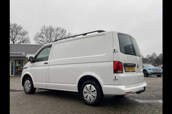 Volkswagen Transporter 2.0 TDI L1H1 26 Economy Business 90pk SCI  Trekhaak | Apple Carplay | Airco | Gestoffeerde laadruimte | Parkeersensoren