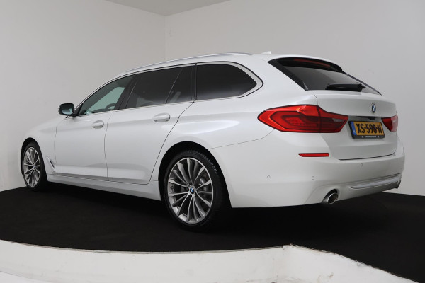 BMW 5 Serie Touring 520i Corporate Lease High Executive Automaat (VIRTUAL, PANORAMADAK, NAVIGATIE, STOELV, GOED ONDERH, NL-AUTO)