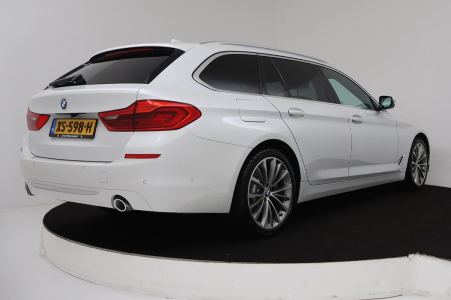 BMW 5 Serie Touring 520i Corporate Lease High Executive Automaat (VIRTUAL, PANORAMADAK, NAVIGATIE, STOELV, GOED ONDERH, NL-AUTO)