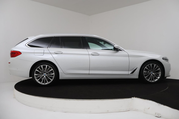 BMW 5 Serie Touring 520i Corporate Lease High Executive Automaat (VIRTUAL, PANORAMADAK, NAVIGATIE, STOELV, GOED ONDERH, NL-AUTO)