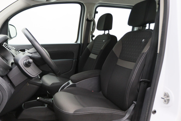 Renault Kangoo Family 1.2 TCe Automaat 5-Persoons, Climate, Cruise, Navigatie, PDC, Bluetooth, Elektr. Pakket, 15''