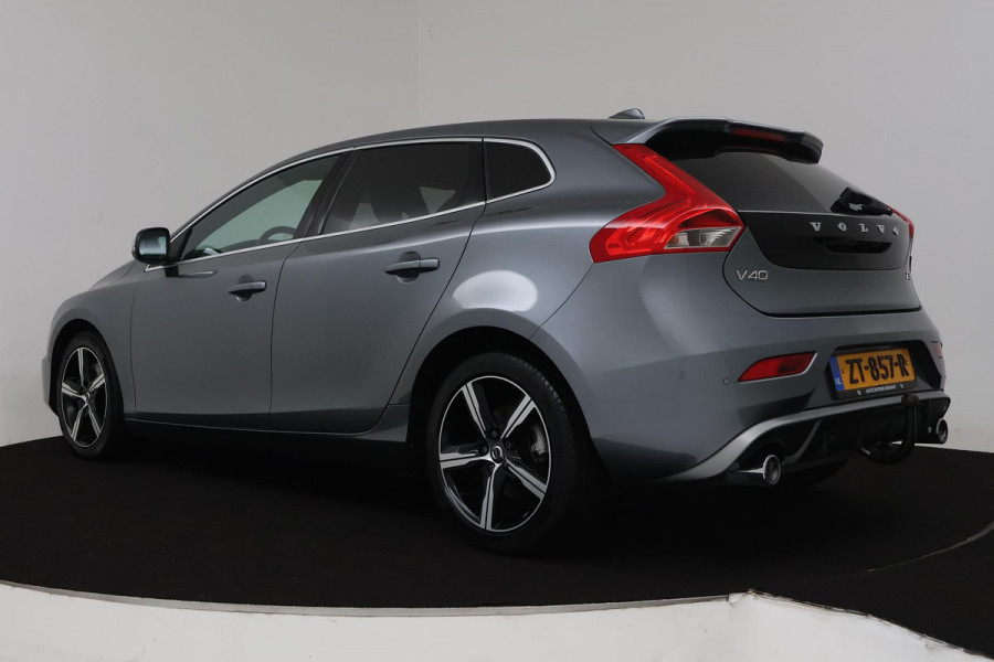 Volvo V40 1.5 T3 Polar+ Sport Automaat (PANORAMADAK, VIRTUAL, TREKHAAK, NAVIGATIE, STOELV, CLIMATE, NL-AUTO, GOED ONDERHOUDEN)