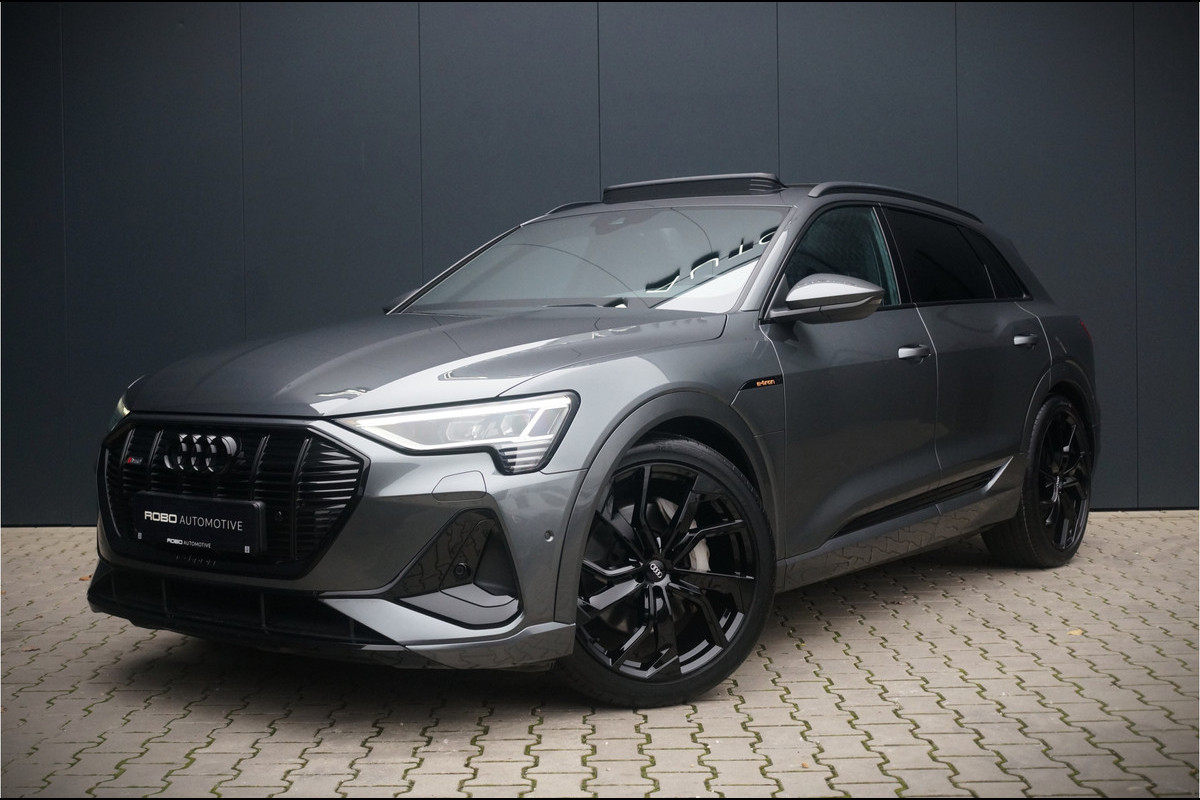 Audi e-tron e-tron 50 quattro Launch edition Black 71 kWh | S-Line | Panoramadak | Memory Seats | Trekhaak | Luchtvering | Adaptive Cruise Control | Camera | Keyless | Matrix LED | Leder | Stoelverwarming | NAP | BTW