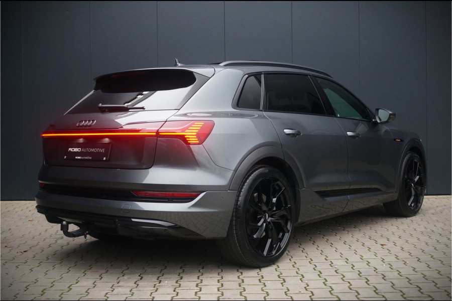 Audi e-tron e-tron 50 quattro Launch edition Black 71 kWh | S-Line | Panoramadak | Memory Seats | Trekhaak | Luchtvering | Adaptive Cruise Control | Camera | Keyless | Matrix LED | Leder | Stoelverwarming | NAP | BTW