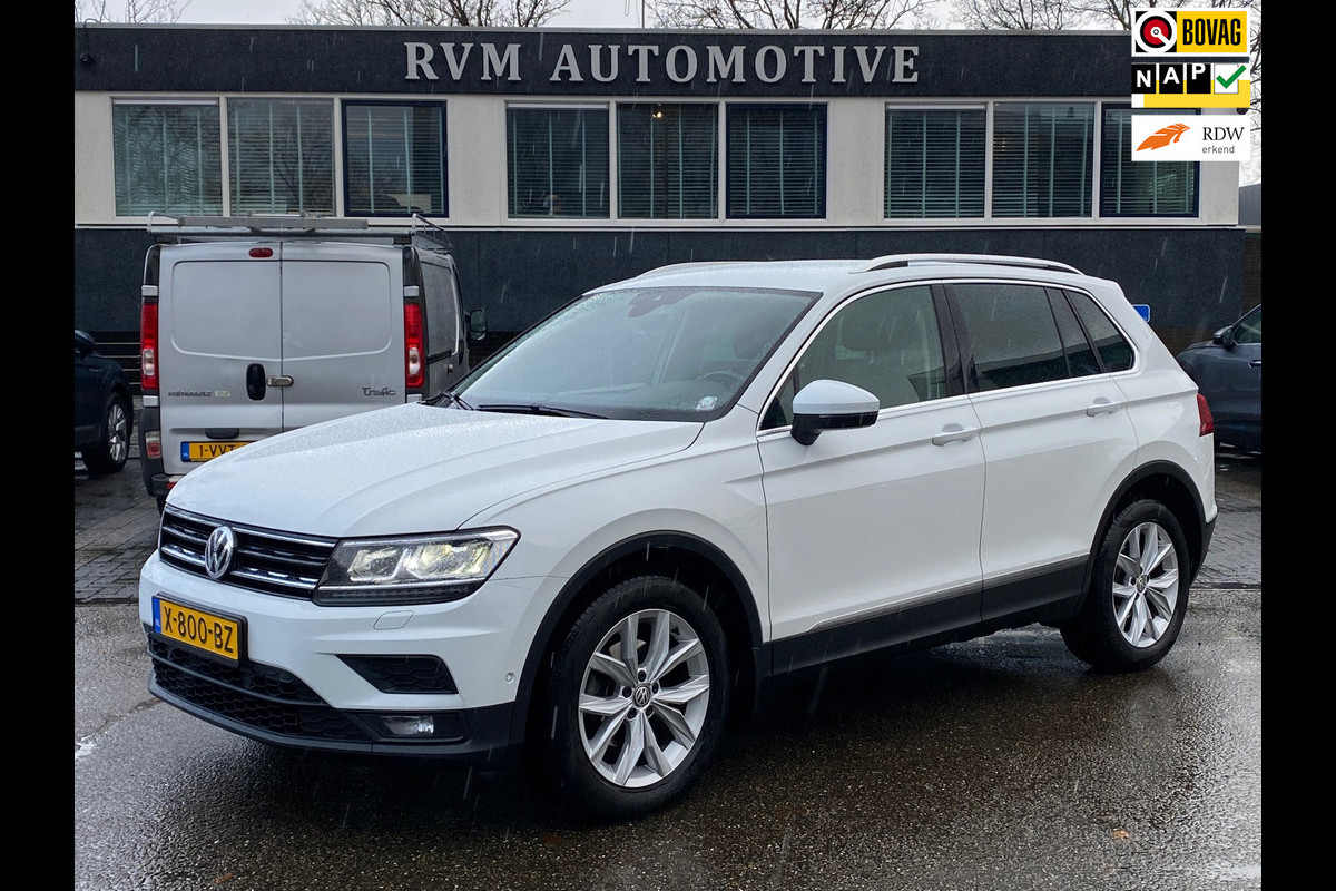 Volkswagen Tiguan 1.4 TSI 4Motion Highline | VAN 23.900 VOOR 21.440 UW EINDEJAARSVOORDEEL: 2.460 | STOEL + STUURVERWARMING