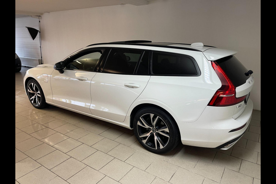 Volvo V60 2.0 T6 Recharge AWD R-Design 340PK PANO DAK AIRCO CLIMA NAVI CRUISE STOELVERW STUURVERW BLUETOOTH LEER VELGEN NIEUWSTAAT