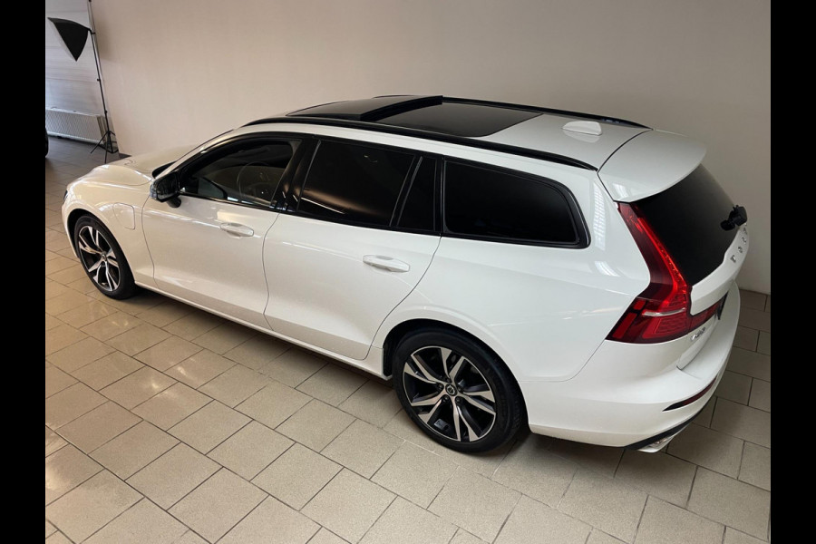 Volvo V60 2.0 T6 Recharge AWD R-Design 340PK PANO DAK AIRCO CLIMA NAVI CRUISE STOELVERW STUURVERW BLUETOOTH LEER VELGEN NIEUWSTAAT