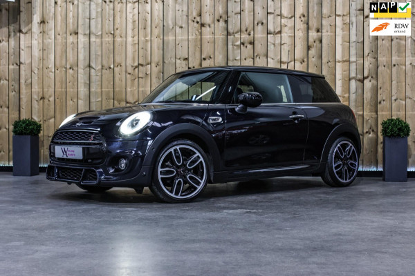 MINI 2.0 Cooper S JCW *Camera*Harman/Kardon*Keyless*Stoelverwarming*