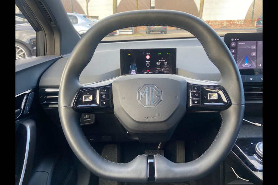 MG 4 Luxury 64 kWh | VAN 26.900 VOOR 24.877 UW EINDEJAARSVOORDEEL: 2.023 | ORIG. NL. NAP KM. | MG GARANTIE T/M 5-2030