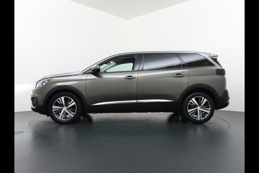 Peugeot 5008 1.5 HDI Allure 7PL VAN: 24.900,- VOOR 21.877,- EINDEJAARSVOORDEEL: 3.023,- | STOELVERWARMING | CAMERA | NAVIBYCARPLAY