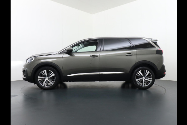 Peugeot 5008 1.5 HDI Allure 7PL VAN: 24.900,- VOOR 21.877,- EINDEJAARSVOORDEEL: 3.023,- | STOELVERWARMING | CAMERA | NAVIBYCARPLAY