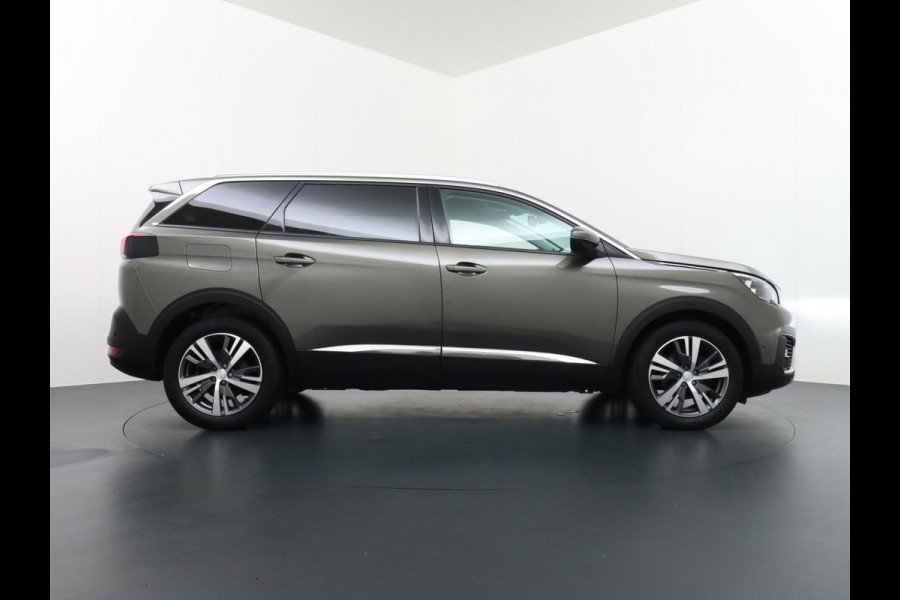 Peugeot 5008 1.5 HDI Allure 7PL VAN: 24.900,- VOOR 21.877,- EINDEJAARSVOORDEEL: 3.023,- | STOELVERWARMING | CAMERA | NAVIBYCARPLAY