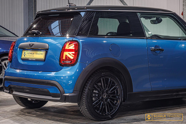 MINI 1.5 One|Black-pack|PDC|NW Model|Navi-XL|Apple CarPlay