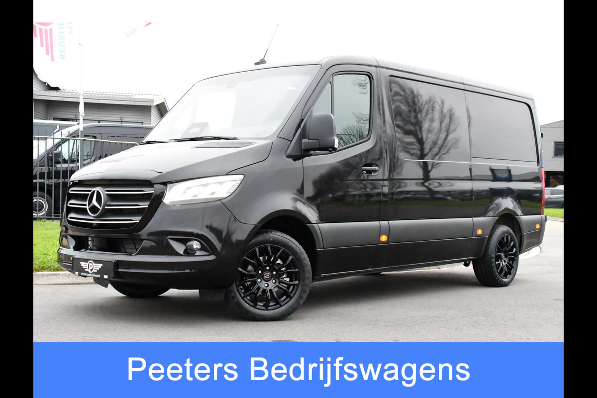 Mercedes-Benz Sprinter 319 1.9 CDI L2 Pro Black Edition Adaptieve Cruise, 360 Camera, 190PK, Automaat, Carplay, 3500KG Trekhaak, LED, Multimedia, Stoelverwarming, UNIEK!