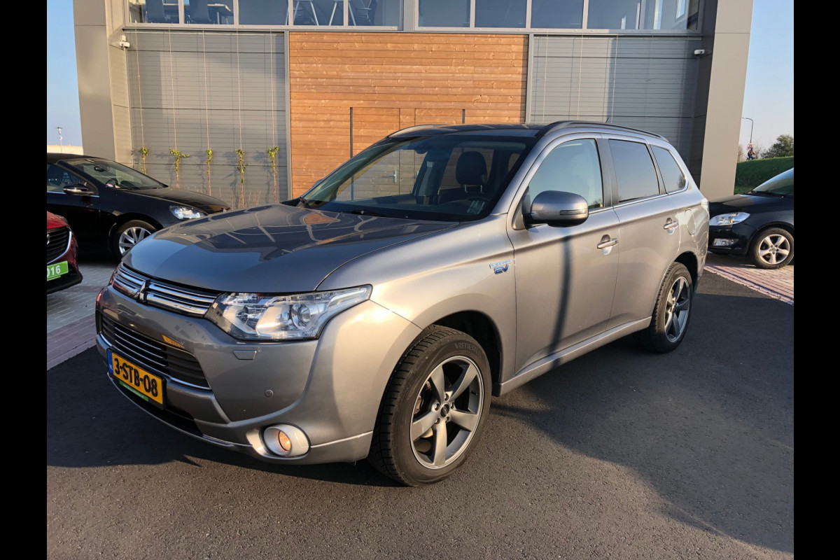 Mitsubishi Outlander 2.0 PHEV INSTYLE (ex BTW)