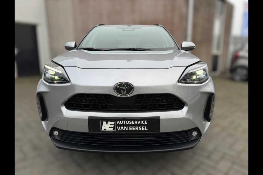 Toyota Yaris Cross 1.5 Hybrid Style met SAFETY PACK / PDC VOOR & ACHTER / CAMERA / VOORRUIT VERWARMD / STUUR & STOELVERW